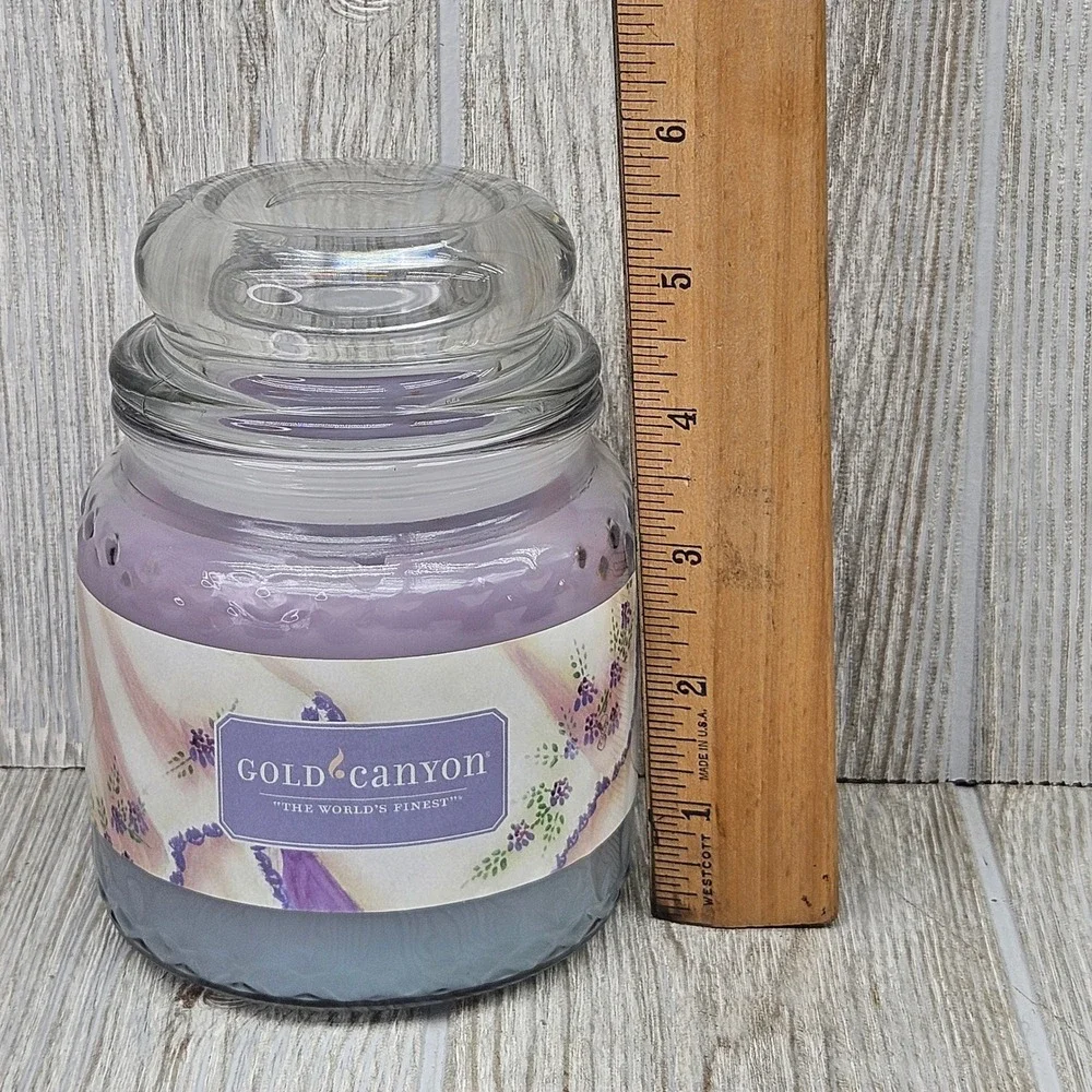 Gold Canyon Linen n Lace 16oz 2-Wick Glass Jar Lid Candle Purple Discontinued
